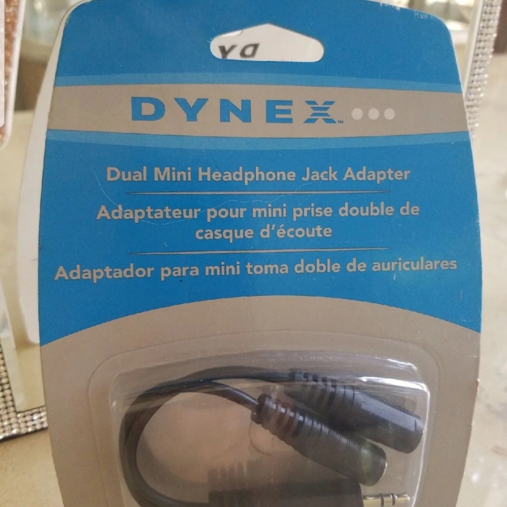 Dynex dual mini headphone jack adapter n